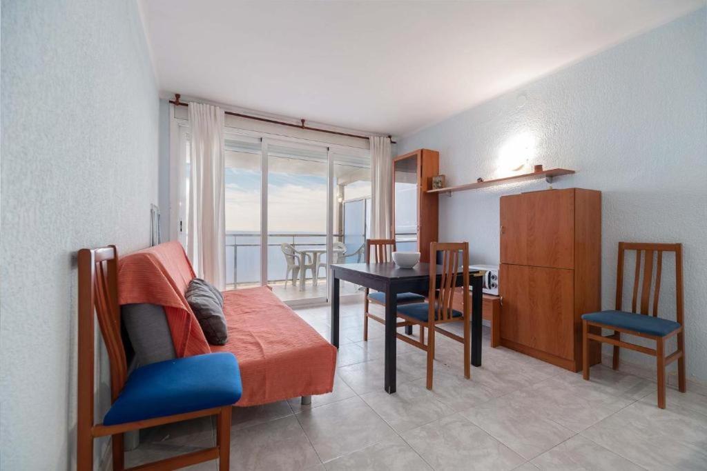 Apartamentos Denis 卡斯特尔德费尔斯 外观 照片